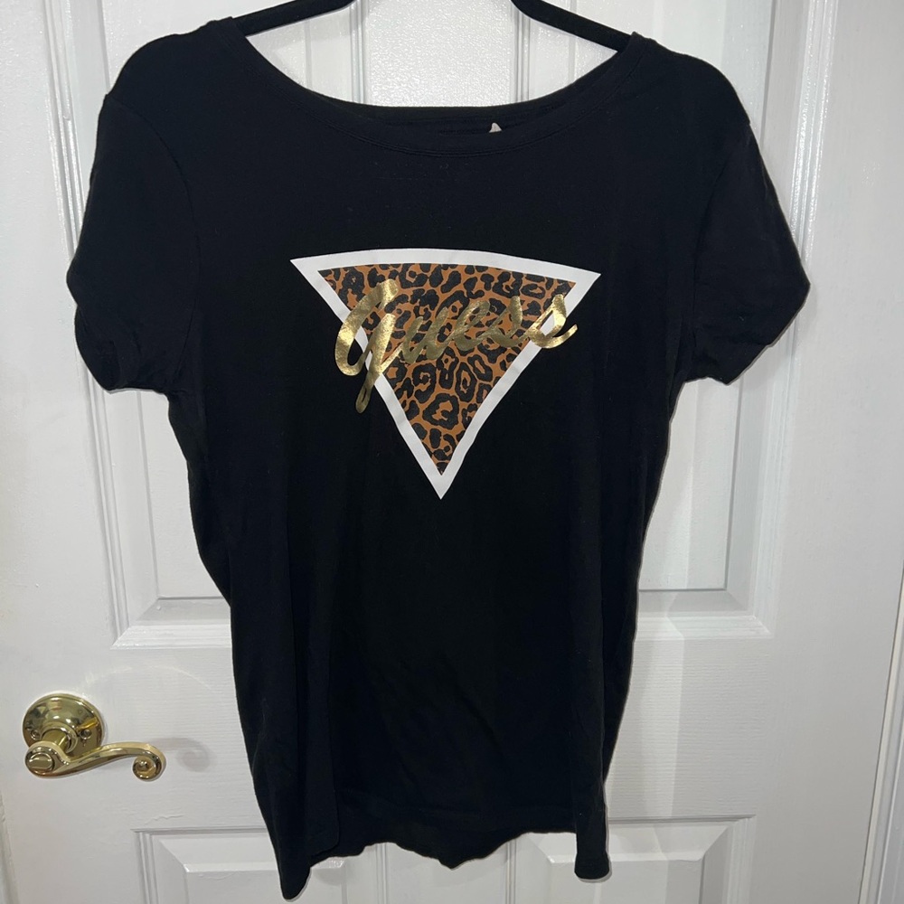 Guess Cheetah T-Shirt | Size: L